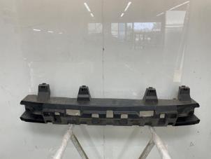 Gebruikte Bumperbalk achter Dacia Sandero III 1.0 TCe 100 12V ECO-G Prijs € 75,00 Margeregeling aangeboden door Snuverink Autodemontage