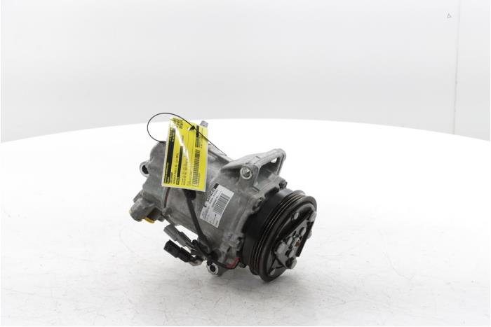 Gebruikte Aircopomp Renault Clio V (RJAB) 1.0 SCe 65 12V Prijs € 363,00 Inclusief btw aangeboden door Snuverink Autodemontage