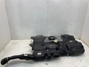 Gebruikte Brandstoftank Renault Trafic (1FL/2FL/3FL/4FL) 1.6 dCi Twin Turbo Prijs € 175,45 Inclusief btw aangeboden door Snuverink Autodemontage