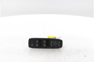 Gebruikte Schakelblok ruiten Renault Scénic IV (RFAJ) 1.3 TCE 140 16V Prijs € 60,00 Margeregeling aangeboden door Snuverink Autodemontage