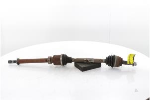 Gebruikte Aandrijfas rechts-voor Renault Scénic IV (RFAJ) 1.2 TCE 115 16V Prijs € 125,00 Margeregeling aangeboden door Snuverink Autodemontage