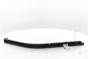 Gebruikte Schuifdeur Rail rechts Peugeot Partner (EA//EF/EN/EU) 1.5 BlueHDi 75 Prijs € 48,40 Inclusief btw aangeboden door Snuverink Autodemontage