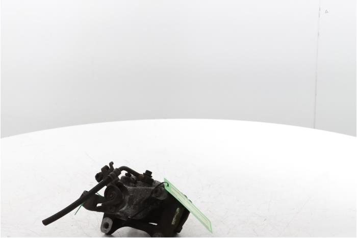 Remklauw (Tang) rechts-achter van een Opel Astra K Sports Tourer 1.0 Turbo 12V 2019