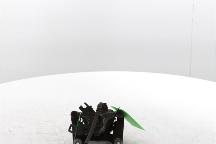 Remklauw (Tang) rechts-achter van een Opel Astra K Sports Tourer 1.0 Turbo 12V 2019