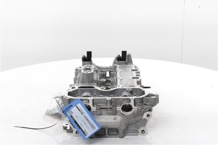 Cilinderkop van een Peugeot 5008 II (M4/MC/MJ/MR) 1.2 12V e-THP PureTech 130 2024