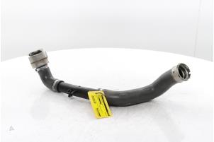 Gebruikte Intercooler Slang Renault Captur II (RJB) 1.3 Mild Hybrid 140, TCe 140 16V Prijs € 125,00 Margeregeling aangeboden door Snuverink Autodemontage
