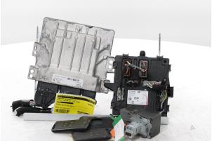 Gebruikte Computer Motormanagement Renault Captur II (RJB) 1.3 Mild Hybrid 140, TCe 140 16V Prijs € 325,00 Margeregeling aangeboden door Snuverink Autodemontage