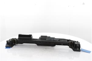 Gebruikte Frontpaneel Peugeot 3008 II (M4/MC/MJ/MR) 1.6 16V HYbrid 225 Prijs € 90,75 Inclusief btw aangeboden door Snuverink Autodemontage