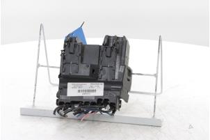 Gebruikte Zekeringkast Peugeot 3008 II (M4/MC/MJ/MR) 1.6 16V HYbrid 225 Prijs € 363,00 Inclusief btw aangeboden door Snuverink Autodemontage