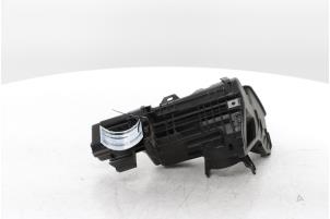 Gebruikte Resonantiehuis Peugeot 3008 II (M4/MC/MJ/MR) 1.6 16V HYbrid 225 Prijs € 48,40 Inclusief btw aangeboden door Snuverink Autodemontage