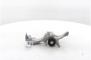 Gebruikte Dynamosteun boven Peugeot 3008 II (M4/MC/MJ/MR) 1.6 16V HYbrid 225 Prijs € 48,40 Inclusief btw aangeboden door Snuverink Autodemontage