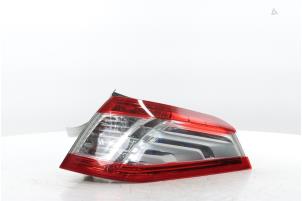 Gebruikte Achterlicht rechts Peugeot 508 SW (8E/8U) 2.0 RXH HYbrid4 16V Prijs € 130,00 Margeregeling aangeboden door Snuverink Autodemontage