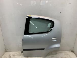 Gebruikte Portier 4Deurs links-achter Peugeot 107 1.0 12V Prijs € 180,00 Margeregeling aangeboden door Snuverink Autodemontage