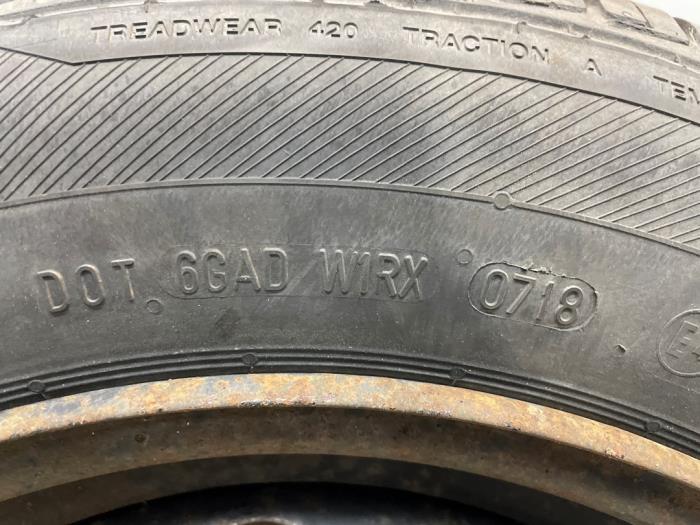 Reservewiel van een Renault Clio IV (5R) 0.9 Energy TCE 90 12V 2018