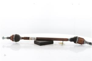 Gebruikte Aandrijfas rechts-achter Renault Twingo III (AH) ZE R80 Prijs € 125,00 Margeregeling aangeboden door Snuverink Autodemontage