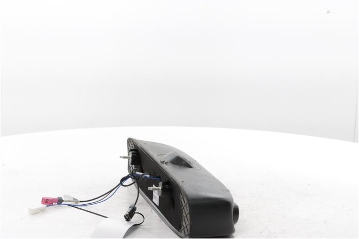 Extra Remlicht midden van een Peugeot Boxer (U9) 2.2 BlueHDi 140 2024