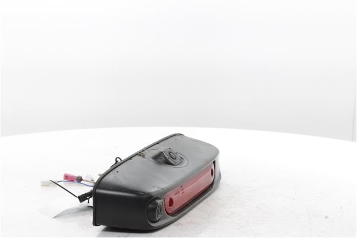 Extra Remlicht midden van een Peugeot Boxer (U9) 2.2 BlueHDi 140 2024