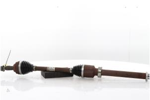 Gebruikte Mac Phersonpoot links-voor Renault Clio IV Estate/Grandtour (7R) 0.9 Energy TCE 90 12V Prijs € 50,00 Margeregeling aangeboden door Snuverink Autodemontage