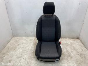 Gebruikte Stoel rechts Opel Corsa F (UB/UH/UP) 1.2 Turbo 12V 100 Prijs € 135,00 Margeregeling aangeboden door Snuverink Autodemontage