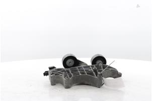 Gebruikte Dynamosteun boven Fiat 500 (312) 0.9 TwinAir 85 Prijs € 35,00 Margeregeling aangeboden door Snuverink Autodemontage