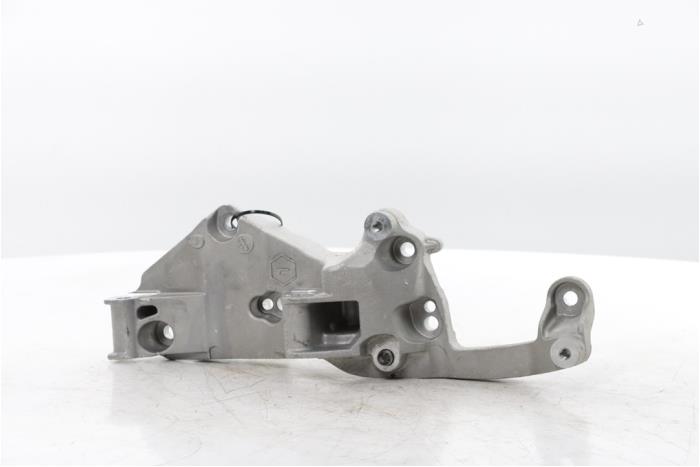 Gebruikte Dynamosteun boven Opel Corsa F (UB/UH/UP) 1.2 Turbo 12V 100 Prijs € 45,00 Margeregeling aangeboden door Snuverink Autodemontage