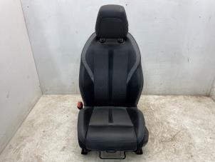 Gebruikte Stoel links Peugeot 308 SW (F4/FC/FN/FR) 1.5 Blue HDi 130 16V Prijs € 199,98 Margeregeling aangeboden door Snuverink Autodemontage