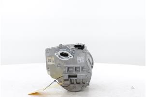 Gebruikte Aircopomp Renault Arkana (RJLL) 1.6 E-Tech 145 16V Prijs € 350,00 Margeregeling aangeboden door Snuverink Autodemontage