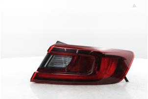 Gebruikte Achterlicht rechts Renault Arkana (RJLL) 1.3 TCe 140 16V Prijs € 275,00 Margeregeling aangeboden door Snuverink Autodemontage