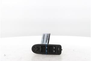 Gebruikte Schakelblok ruiten Peugeot 508 SW (8E/8U) 1.6 THP 16V Prijs € 50,00 Margeregeling aangeboden door Snuverink Autodemontage