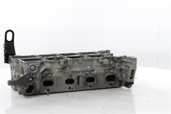 Cilinderkop van een Opel Movano 2.3 BiTurbo 16V 2018