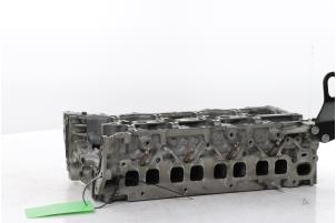 Cilinderkop van een Opel Movano 2.3 BiTurbo 16V 2018