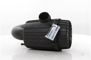 Gebruikte Luchtfilterhuis Peugeot Boxer (U9) 2.2 HDi 100 Euro 4 Prijs € 75,00 Margeregeling aangeboden door Snuverink Autodemontage