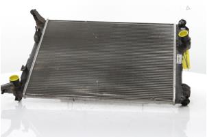Gebruikte Radiateur Renault Megane IV Estate (RFBK) 1.2 Energy TCE 100 Prijs € 50,00 Margeregeling aangeboden door Snuverink Autodemontage