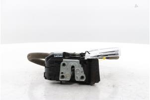 Gebruikte Deurslot Mechaniek 4Deurs links-achter Nissan Qashqai (J11) 1.2 DIG-T 16V Prijs € 50,00 Margeregeling aangeboden door Snuverink Autodemontage