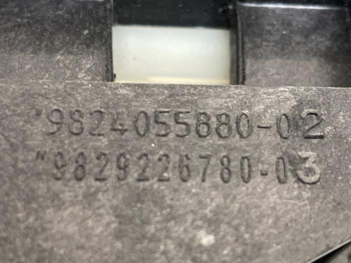 Frontpaneel van een Peugeot 3008 II (M4/MC/MJ/MR) 1.5 BlueHDi 130 2022