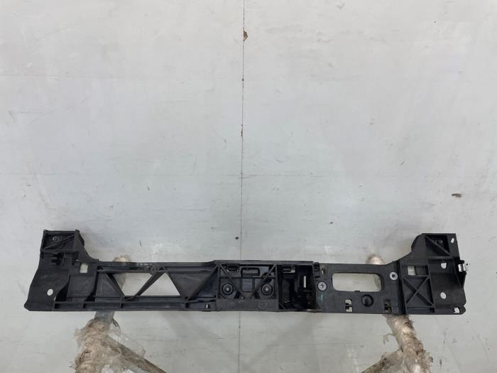 Frontpaneel van een Peugeot 3008 II (M4/MC/MJ/MR) 1.5 BlueHDi 130 2022