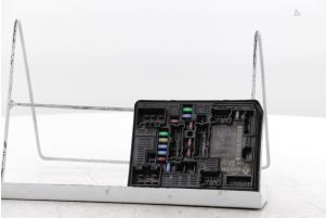 Gebruikte Zekeringkast Renault Clio V (RJAB) 1.0 TCe 90 12V Prijs € 115,00 Margeregeling aangeboden door Snuverink Autodemontage