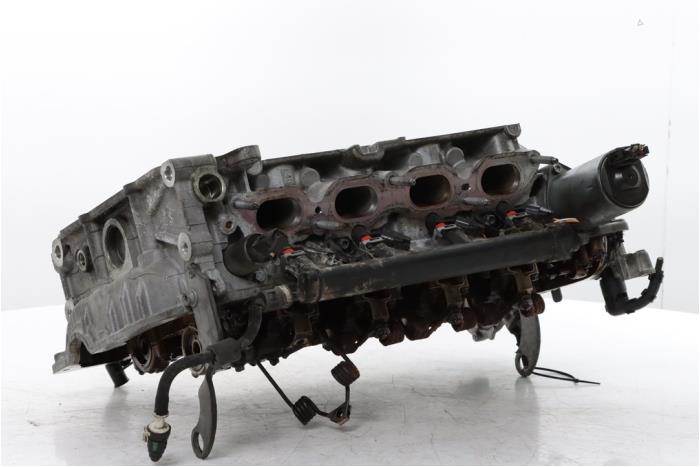 Cilinderkop van een Peugeot 308 SW (4E/H) 1.6 VTI 16V 2008