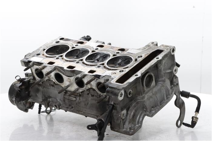 Cilinderkop van een Peugeot 308 SW (4E/H) 1.6 VTI 16V 2008