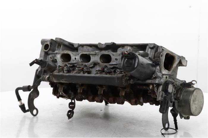 Cilinderkop van een Peugeot 308 SW (4E/H) 1.6 VTI 16V 2008