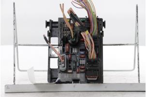 Gebruikte Zekeringkast Peugeot 308 SW (4E/H) 1.6 VTI 16V Prijs € 160,00 Margeregeling aangeboden door Snuverink Autodemontage