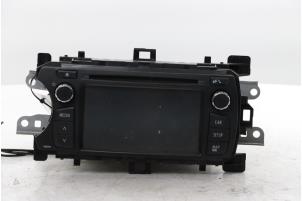 Gebruikte Radio Toyota Yaris III (P13) 1.5 16V Hybrid Prijs € 185,00 Margeregeling aangeboden door Snuverink Autodemontage