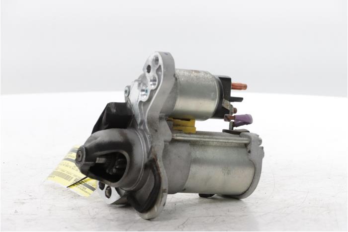 Startmotor van een Renault Captur II (RJB) 1.0 TCe 90 12V 2023