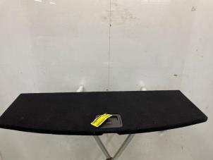 Gebruikte Kofferbak Mat Renault Megane IV Estate (RFBK) 1.2 Energy TCE 100 Prijs € 155,00 Margeregeling aangeboden door Snuverink Autodemontage