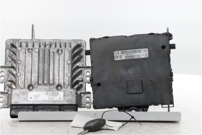 Gebruikte Computer Motormanagement Renault Master III (FV) 2.3 dCi 165 16V FWD Prijs € 544,50 Inclusief btw aangeboden door Snuverink Autodemontage