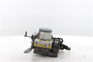 Gebruikte ABS Pomp Renault Master III (FV) 2.3 dCi 165 16V FWD Prijs € 302,50 Inclusief btw aangeboden door Snuverink Autodemontage