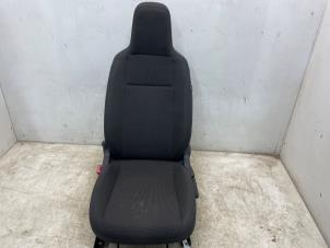 Gebruikte Voorstoel links Volkswagen Up! (121) 1.0 12V 60 Prijs € 125,00 Margeregeling aangeboden door Snuverink Autodemontage