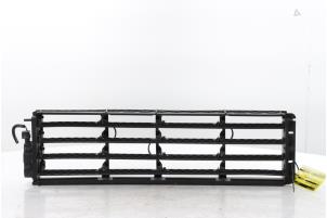 Gebruikte Luchtgeleider Renault Captur (2R) 0.9 Energy TCE 12V Prijs € 200,00 Margeregeling aangeboden door Snuverink Autodemontage