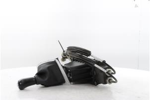 Gebruikte Versnellingspook Renault Captur (2R) 0.9 Energy TCE 12V Prijs € 30,00 Margeregeling aangeboden door Snuverink Autodemontage