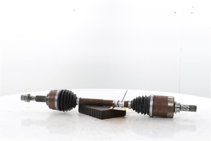 Gebruikte Aandrijfas links-voor Renault Captur II (RJB) 1.6 E-Tech 145 Prijs € 356,95 Inclusief btw aangeboden door Snuverink Autodemontage